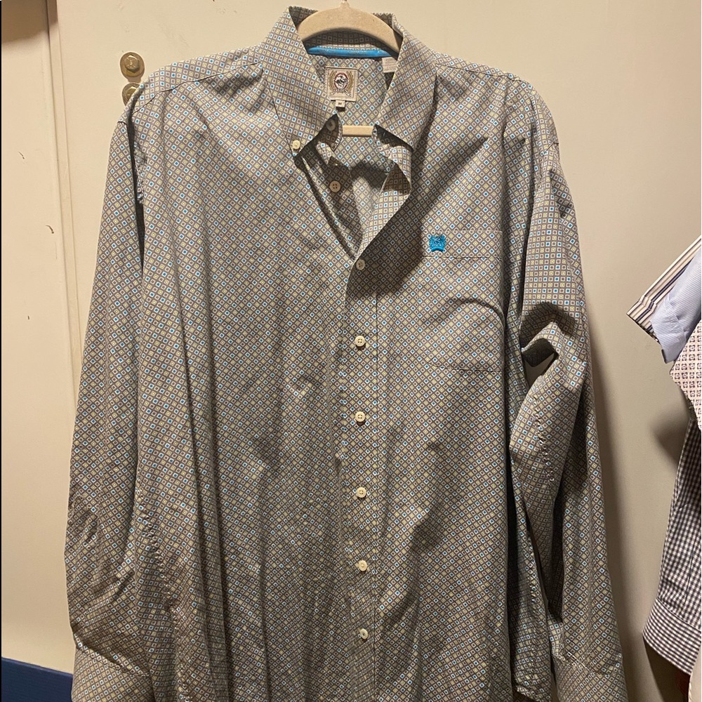 Cinch long sleeve shirt.